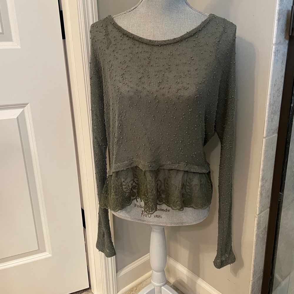 Scoop neck sweater with lace bottom